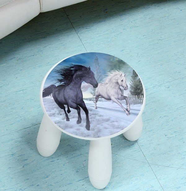  Horse freedom in the snow for Stool Children