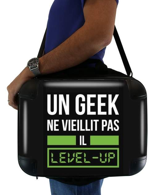 Un Geek ne vieillit pas il level up for Laptop briefcase 15" / Notebook / Tablet
