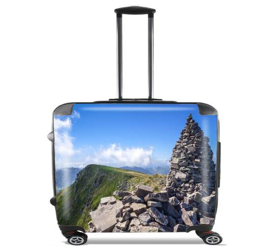  Puy mary and chain of volcanoes of auvergne for Wheeled bag cabin luggage suitcase trolley 17" laptop